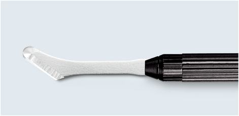 P3 0012 05045 200400780 Micro Feather Fine Incision K 780 A6 RGB 575px