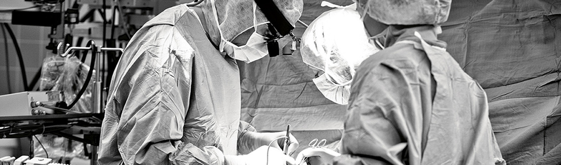 Ärzte im OP während einer Operation